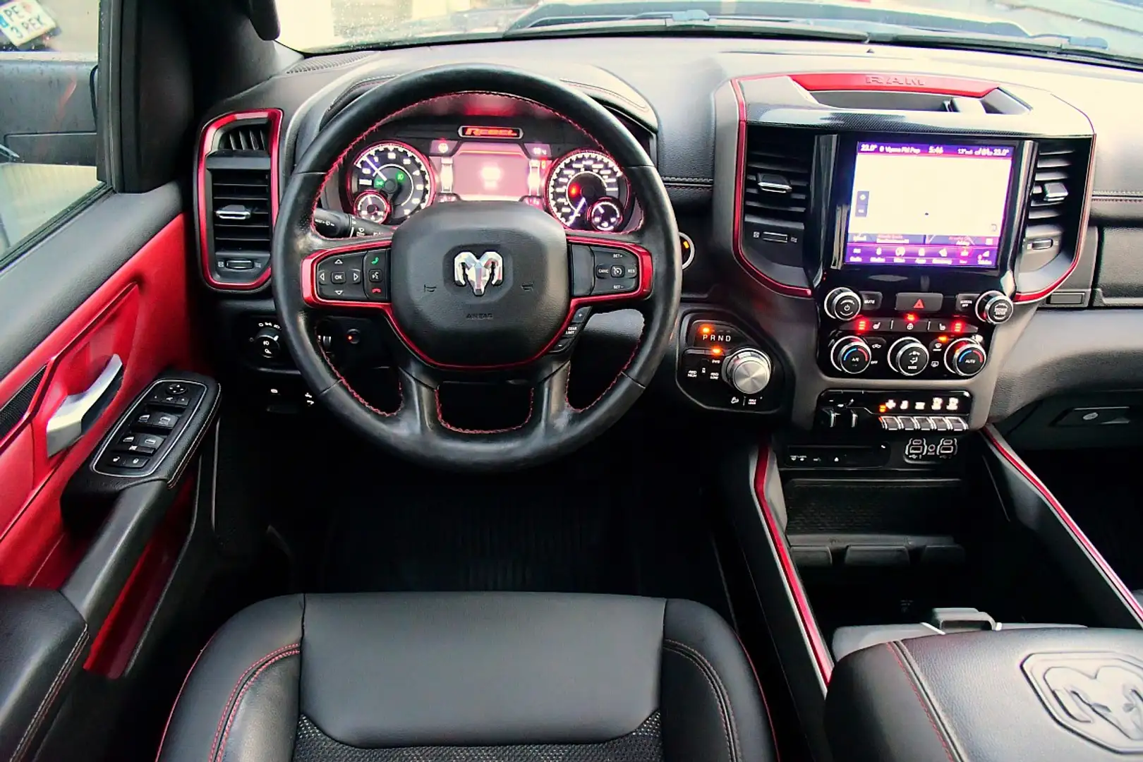 Dodge RAM RAM 1500 Quad Cab Rebel Grau - 2