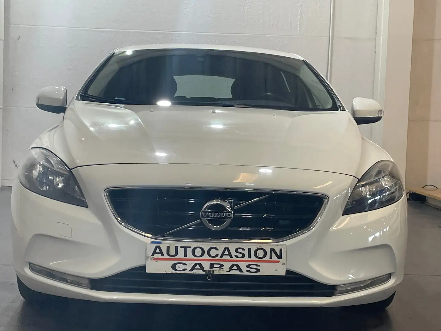 Volvo V40 D2 Kinetic 115 Blanco - 2