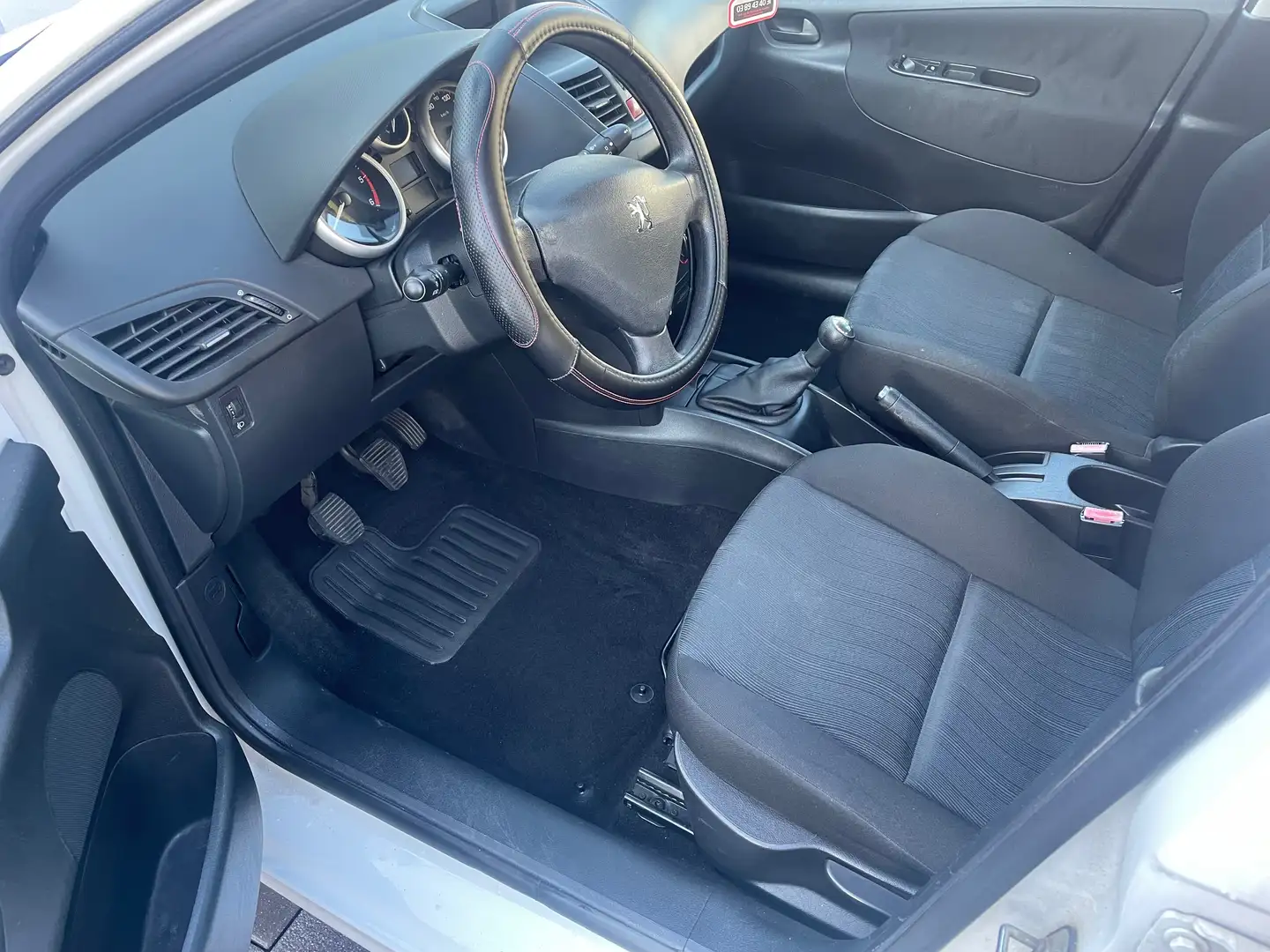 Peugeot 207 207 1.4 HDi 70ch Urban Blanc - 1