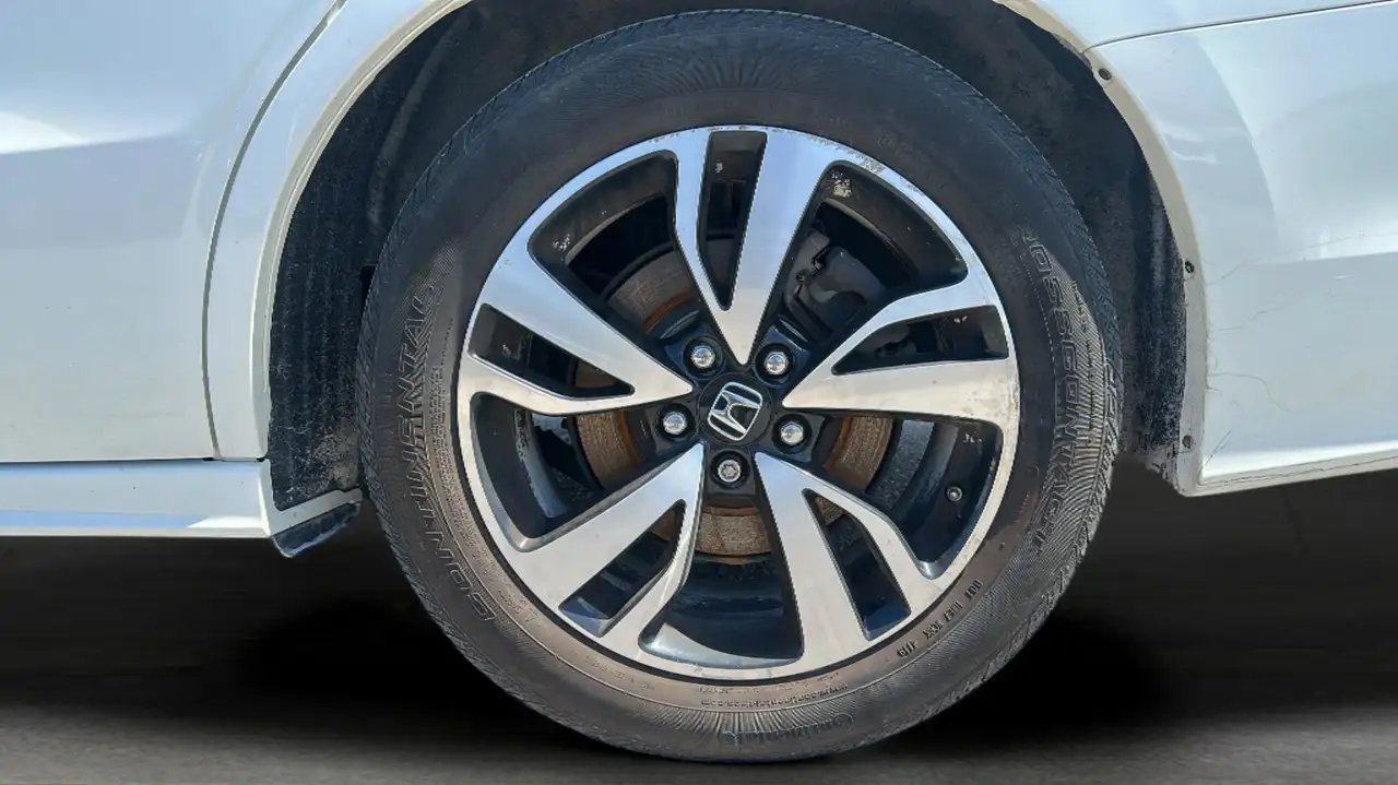 Honda Odyssey снимка Honda Odyssey