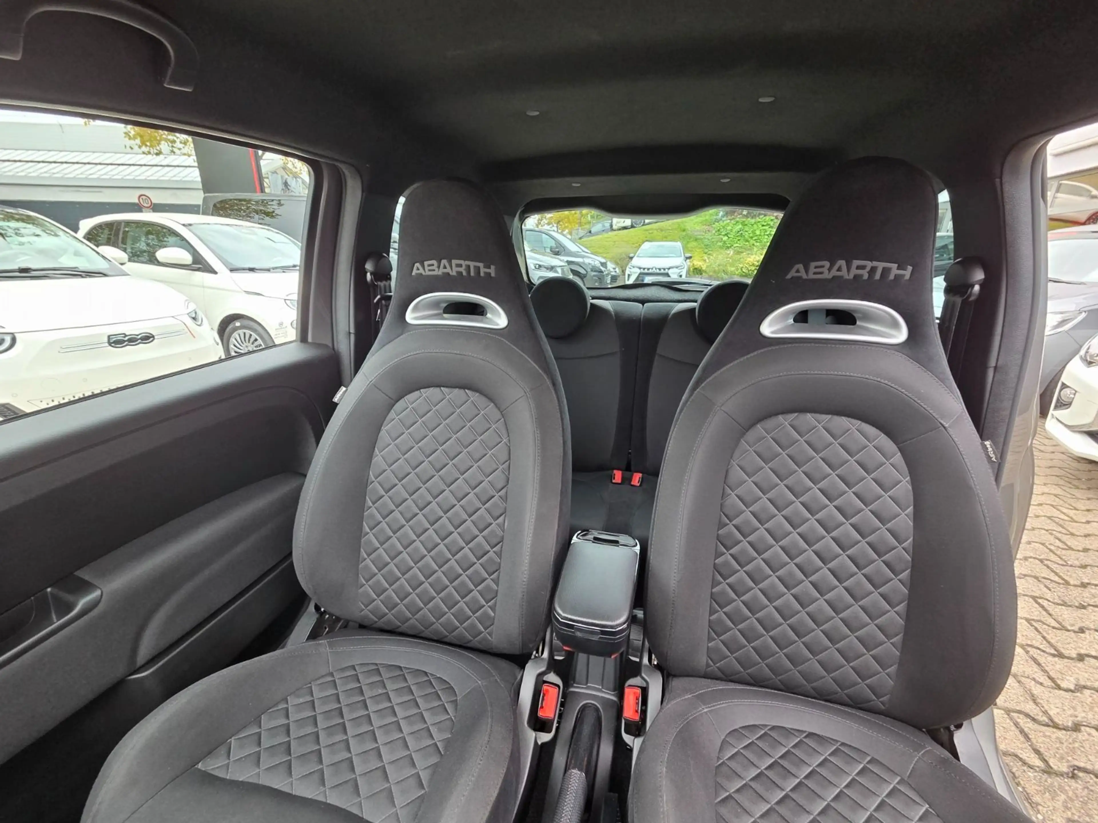 Abarth 595 Pista / F595 1.4 T-Jet (165 PS) — photo 12