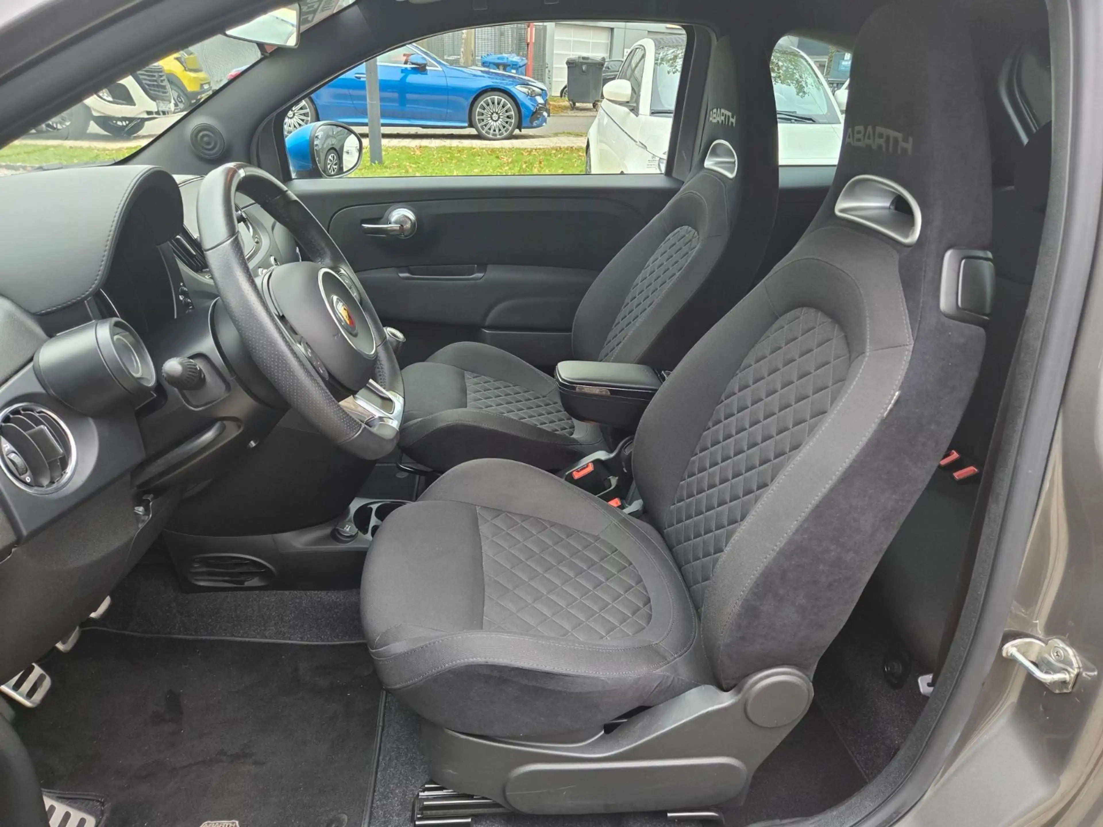 Abarth 595 Pista / F595 1.4 T-Jet (165 PS) — photo 10
