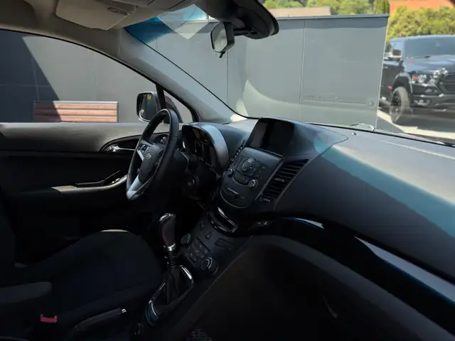 Chevrolet Orlando view 14