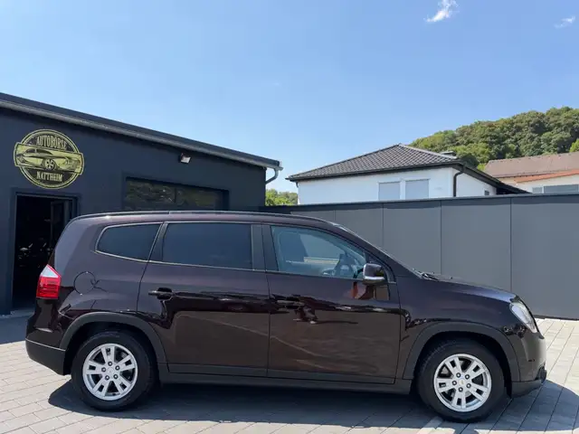 Chevrolet Orlando view 8