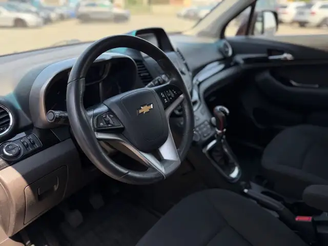 Chevrolet Orlando view 10