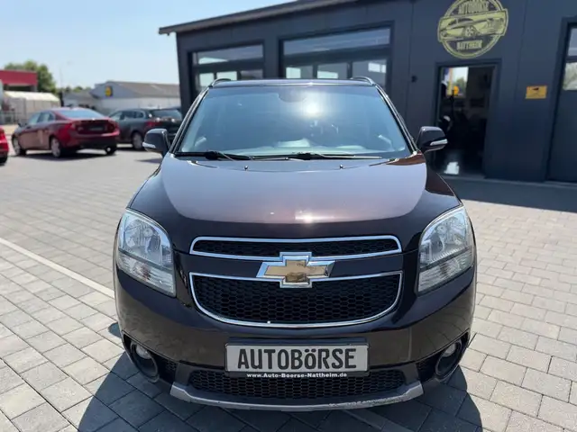 Chevrolet Orlando view 2