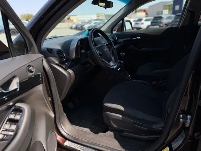 Chevrolet Orlando view 9