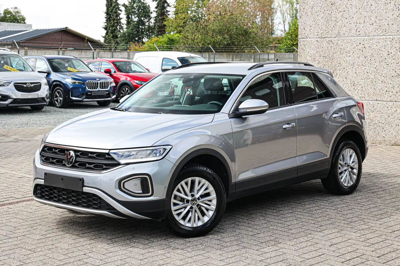 Volkswagen T-Roc LIFE-UITVOERING*SLECHTS-12500KM!!*AUTOMAAT*ACHTERUITRIJCAMERA*NIEUWSTAAT*