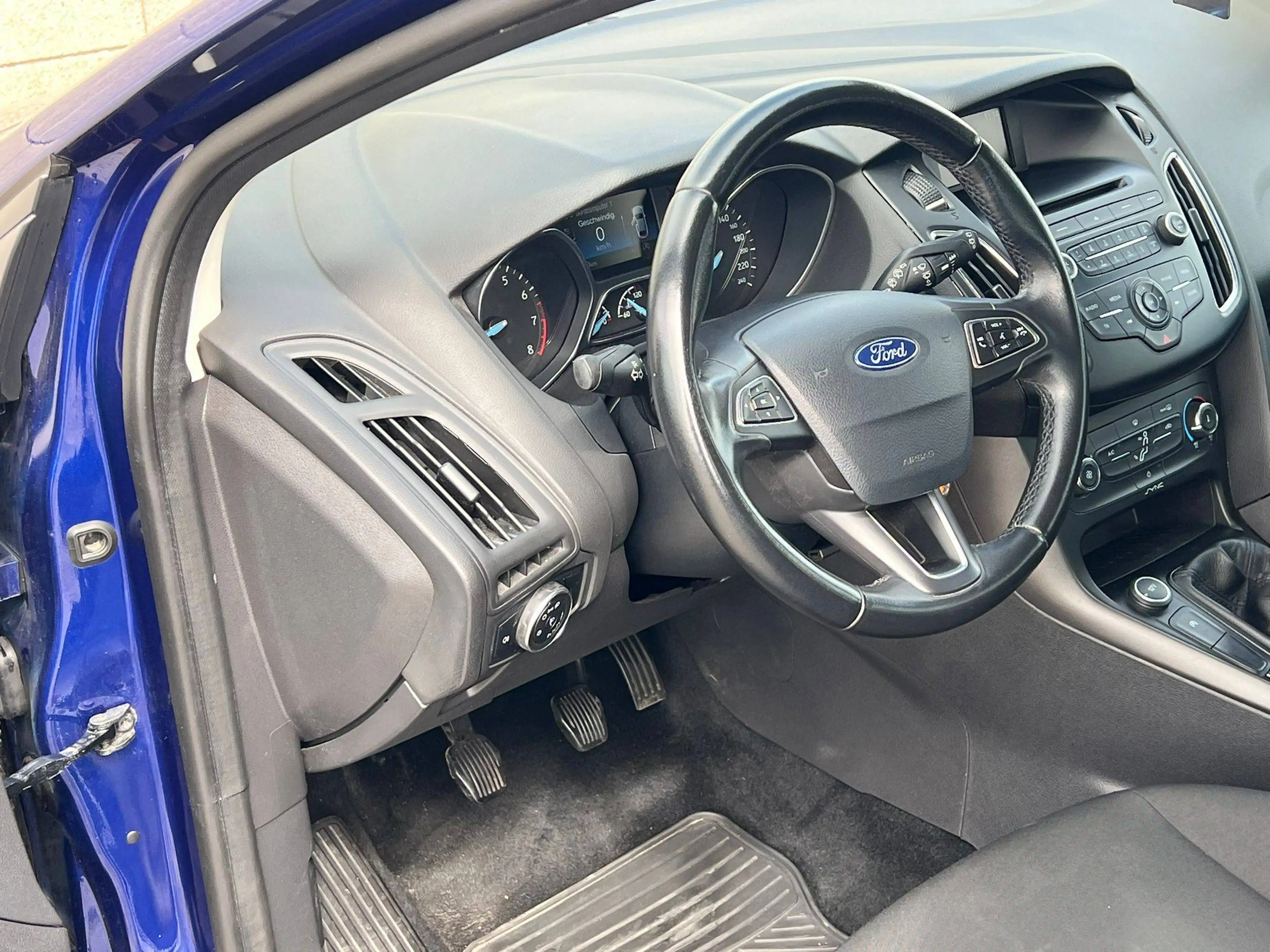 Ford Focus Focus 1,0 EcoBoost Trend — photo 11