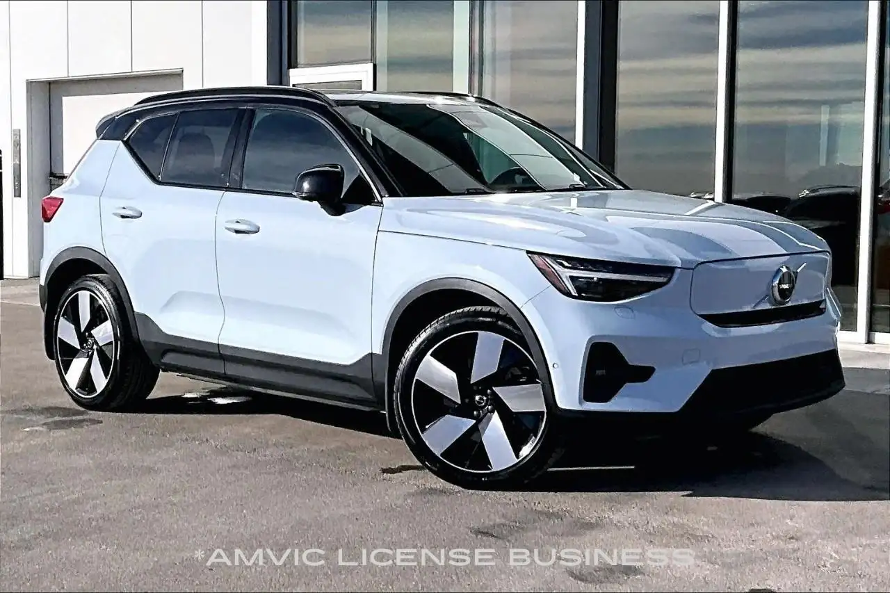 2024 Volvo XC40