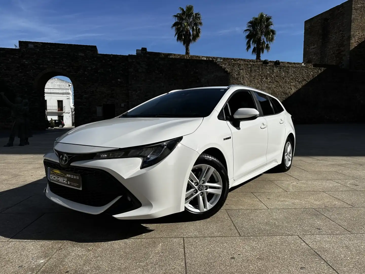 Toyota Corolla Touring Sports 125H Business Plus Blanco - 1