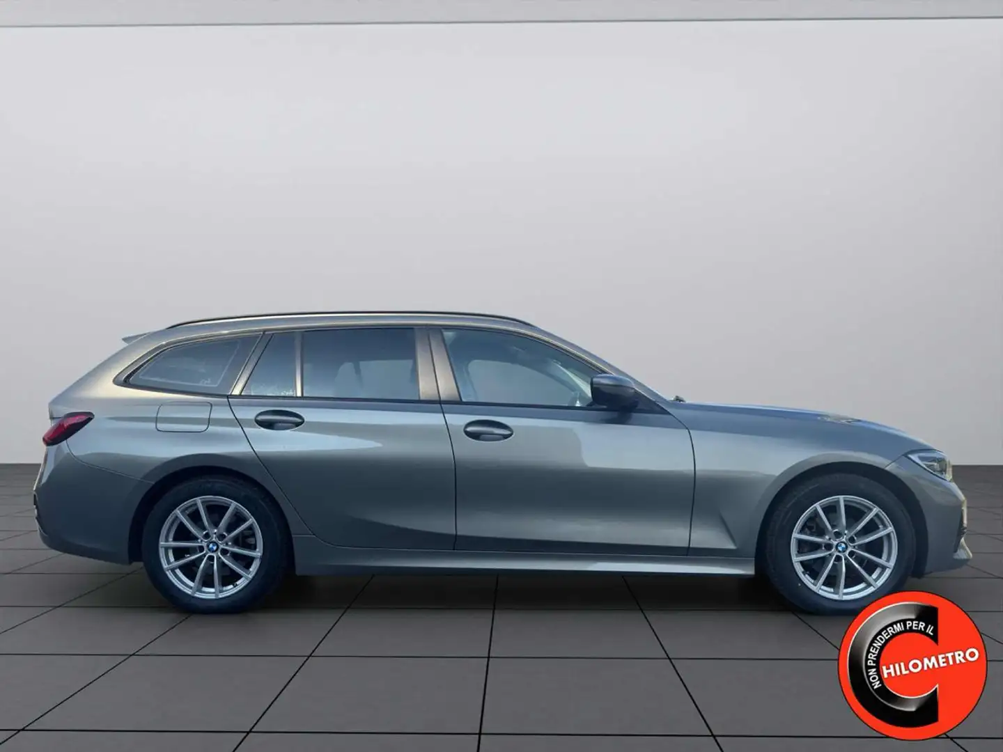 BMW 318 D 48V TOURING AUT/ ADVANTAGE-NAVI-CAR PLAY-CRUISE- Grau - 2