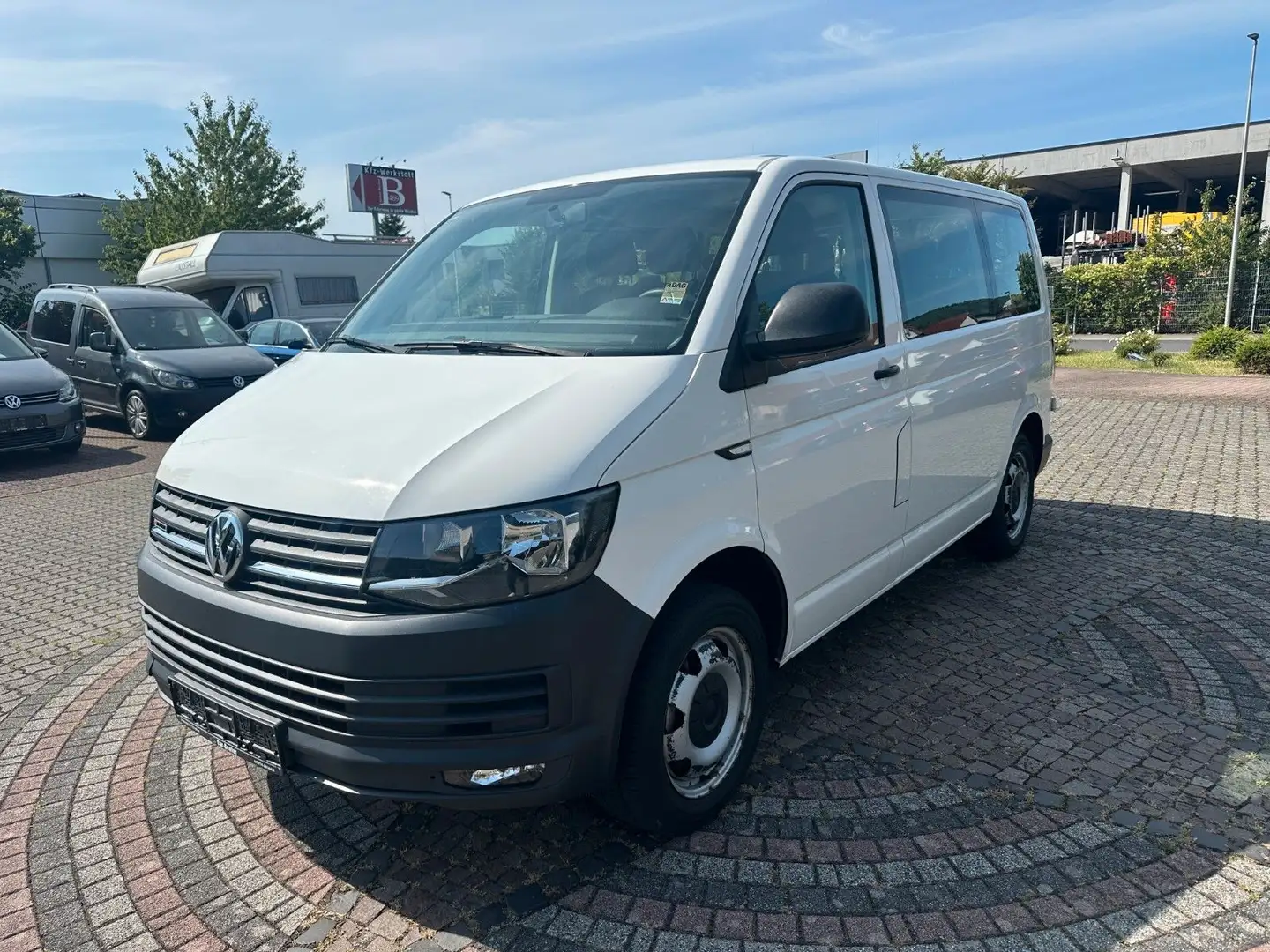 Volkswagen T6 Transporter Kasten-Kombi 4Motion 9-Sitzer Weiß - 1
