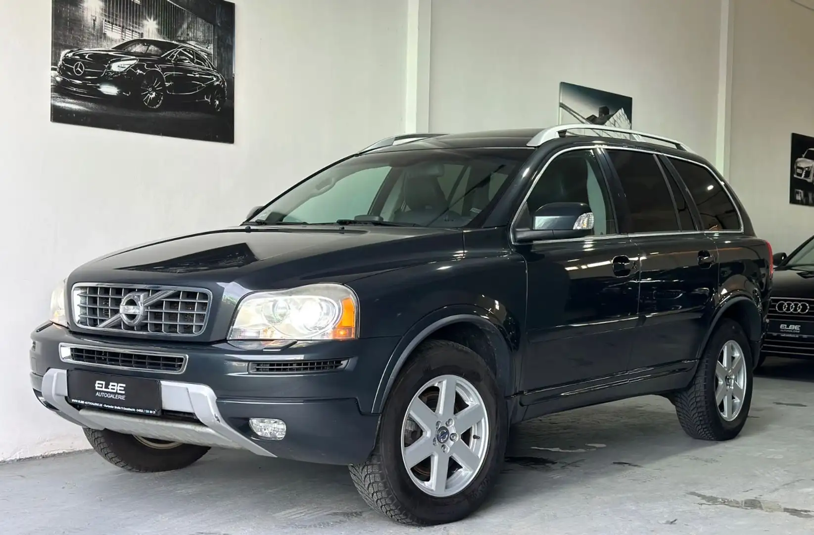 Volvo XC90 2.4 D5 Momentum Geartronic 7-Sitzer 1.Hand Grau - 2