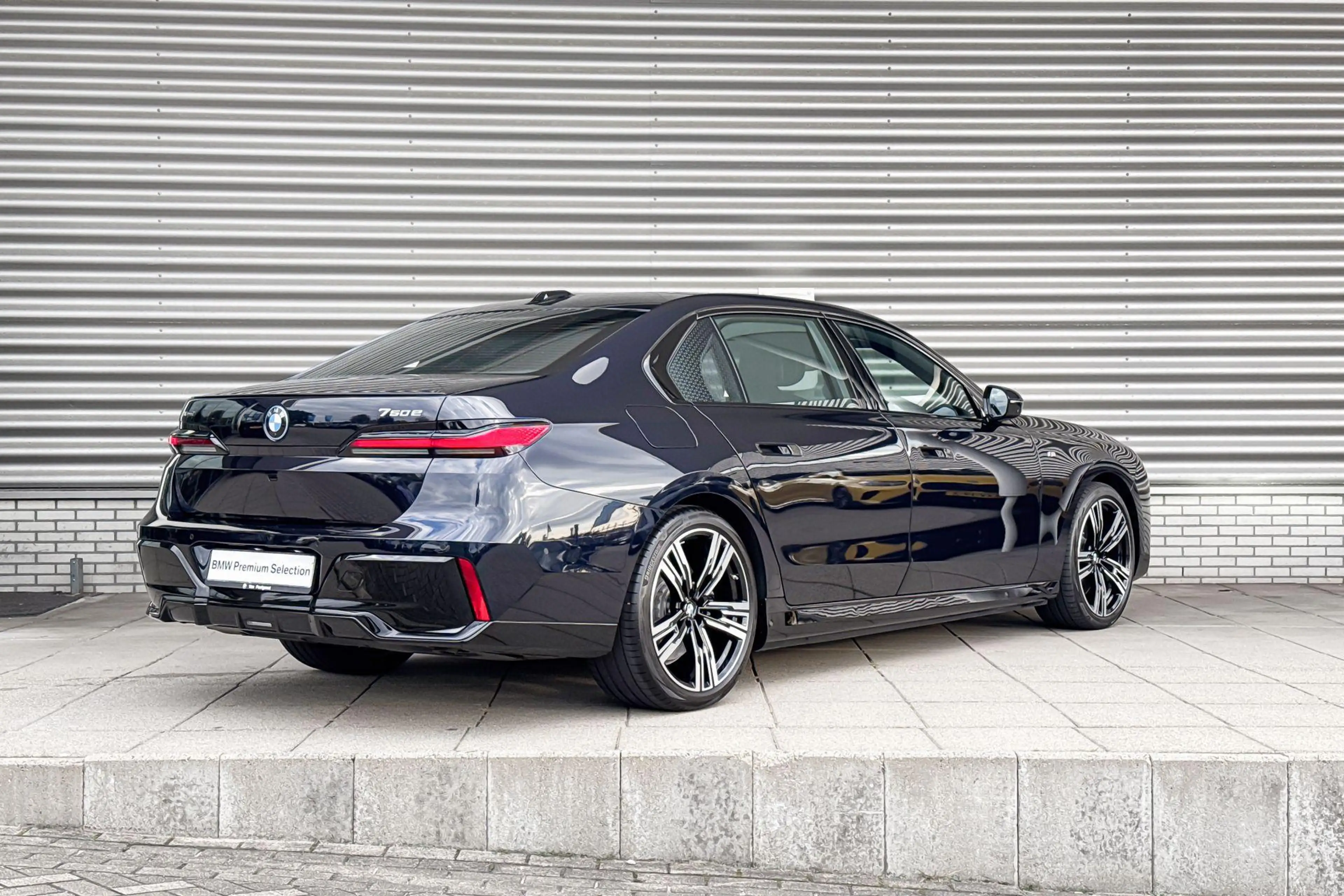 BMW 750 7 Serie 750e xDrive — photo 4