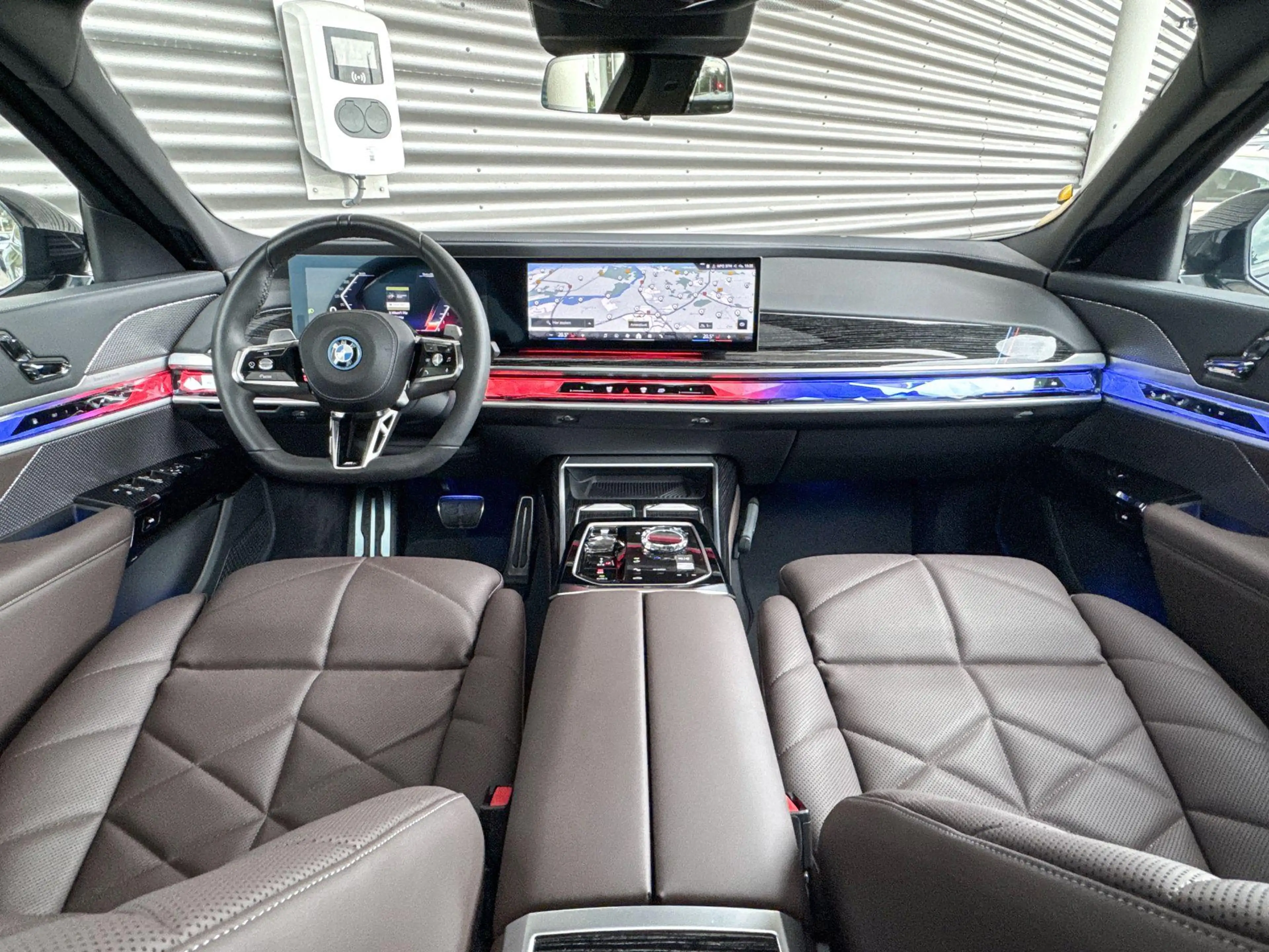 BMW 750 7 Serie 750e xDrive — photo 14