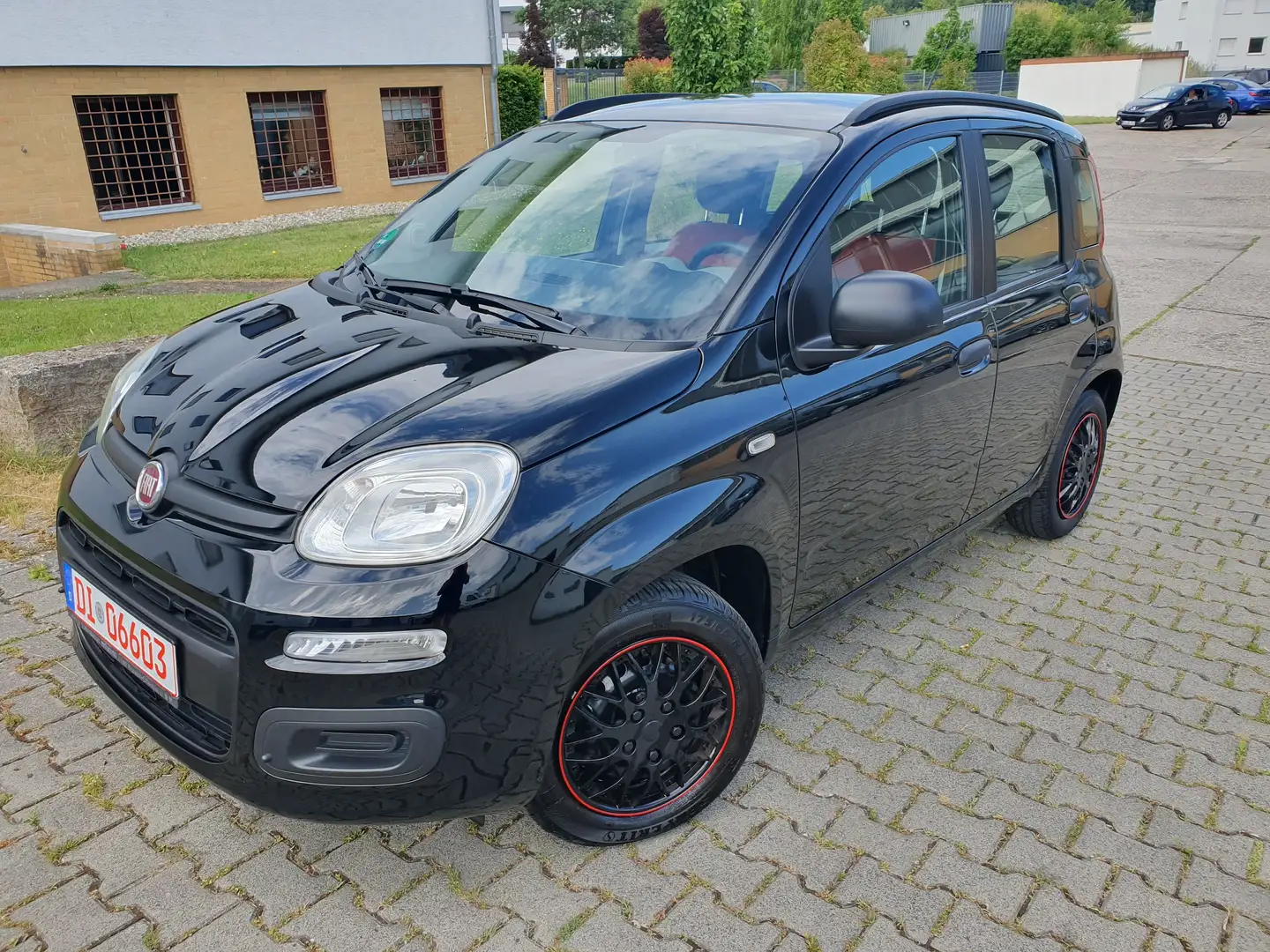 Fiat New Panda Pop Schwarz - 1