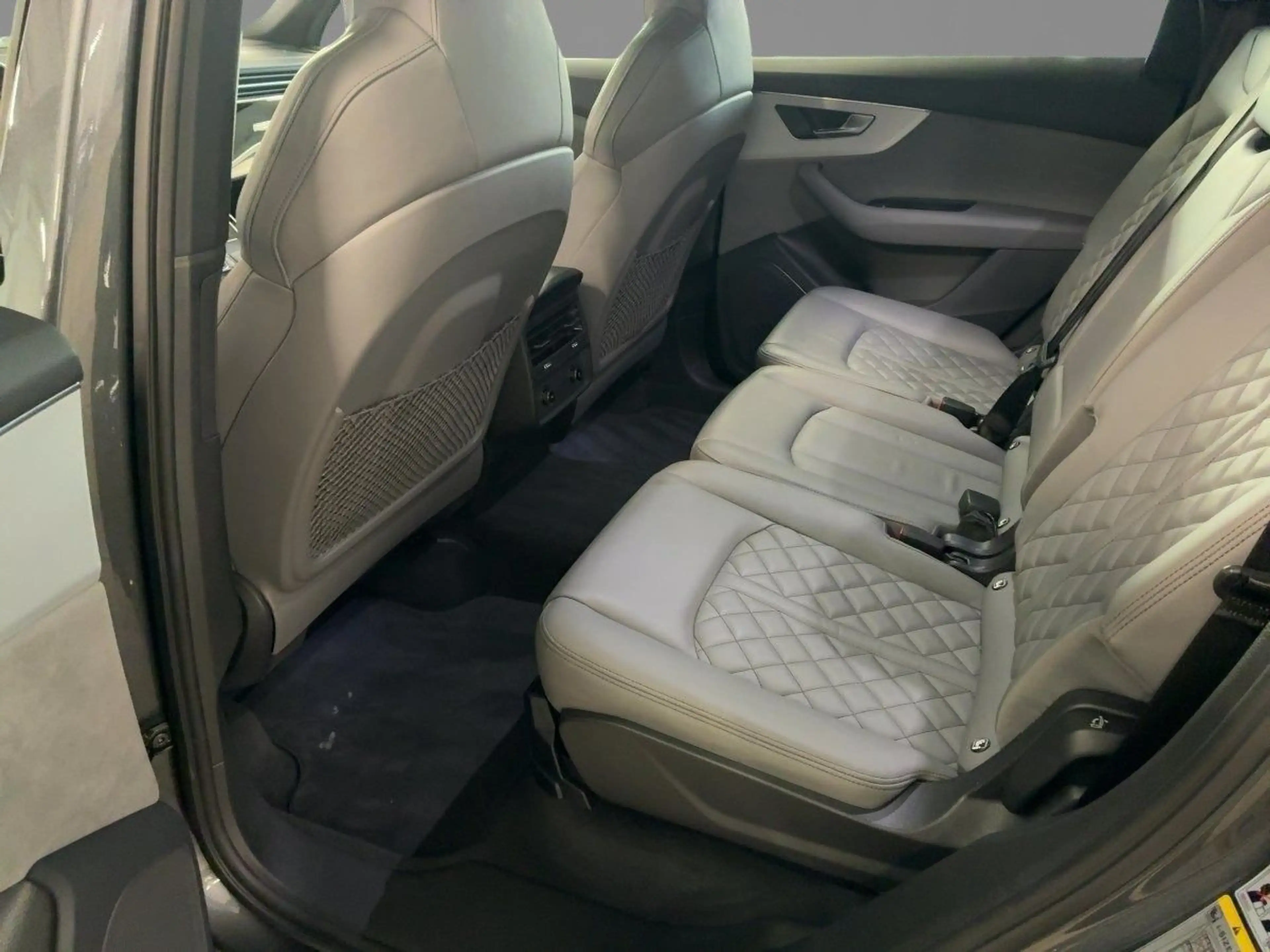 Audi Q7 50 TDI quattro tiptronic S line 7-Sitzer AHK — photo 7