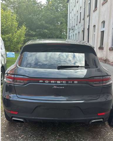 Imagine Porsche Macan