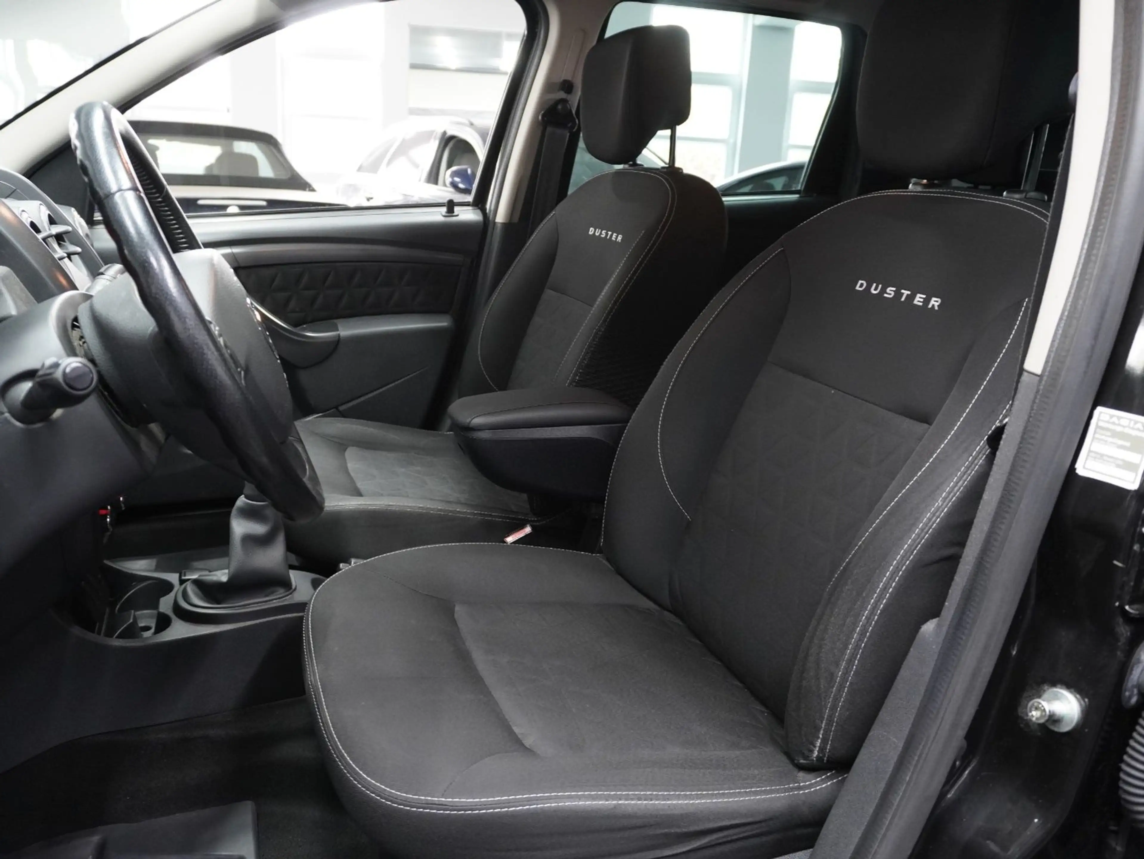 Dacia Duster I Laureate 4x2 | PDC | KLIMA | 1. Hand — photo 14