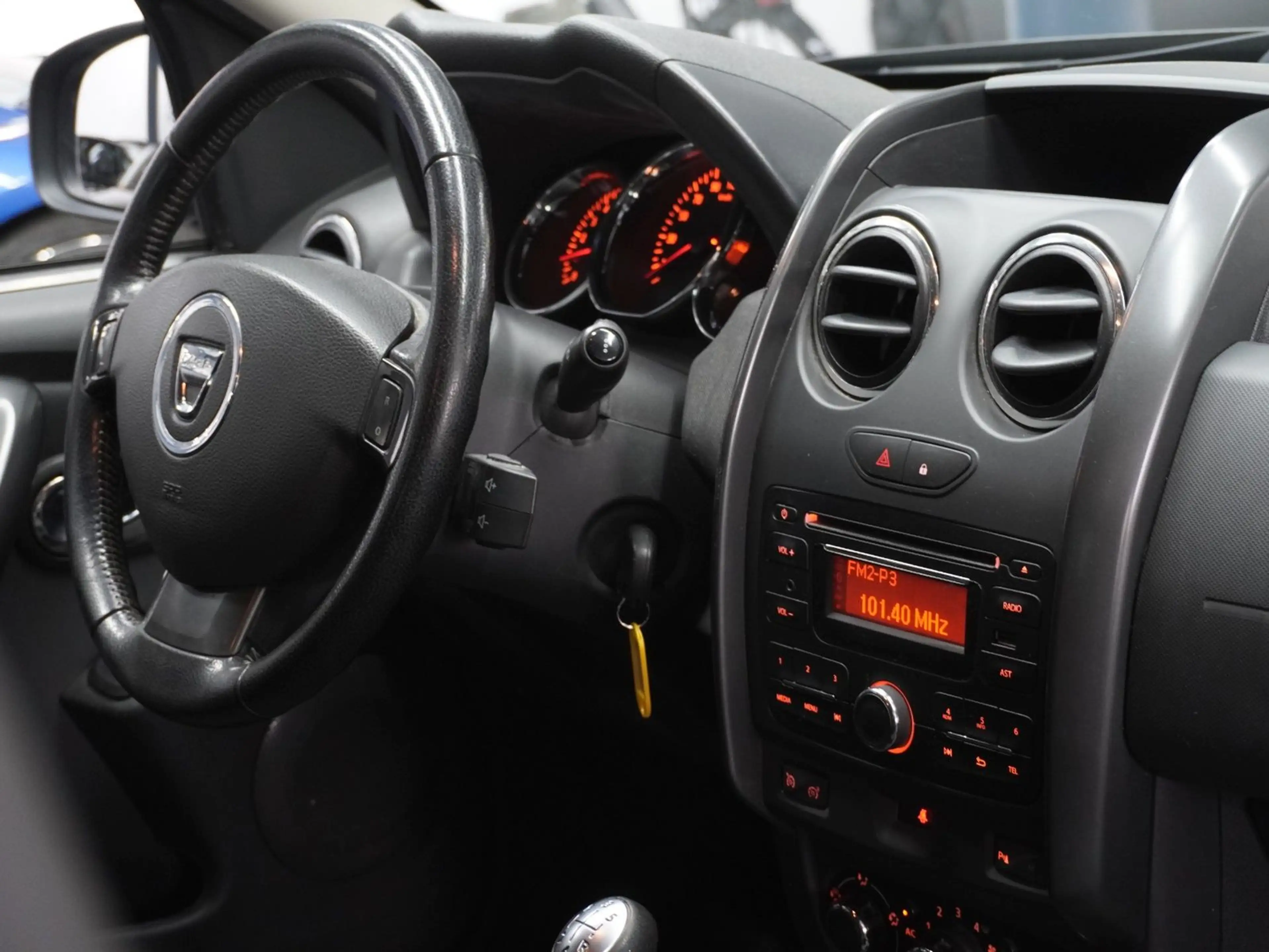 Dacia Duster I Laureate 4x2 | PDC | KLIMA | 1. Hand — photo 9