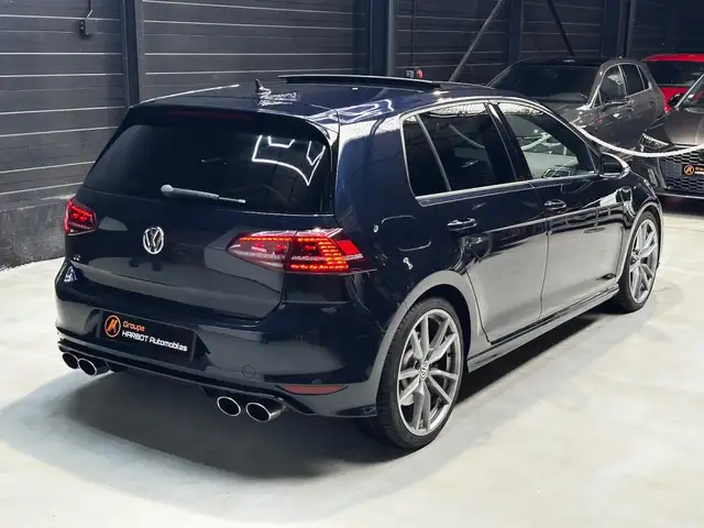 Volkswagen Golf view 4