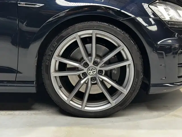 Volkswagen Golf view 9