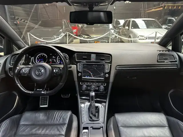 Volkswagen Golf view 12