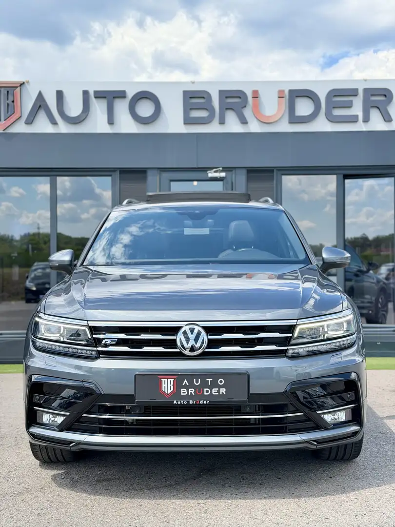 Volkswagen Tiguan Allspace 2,0 TDI SCR 4Motion Highline DSG 7 Sitze Grau - 2