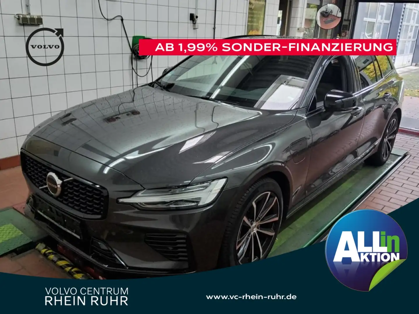 Volvo V60 T6 PLUG IN AWD PLUS DARK AHK+FAP+WINTERPAK+ Grau - 1