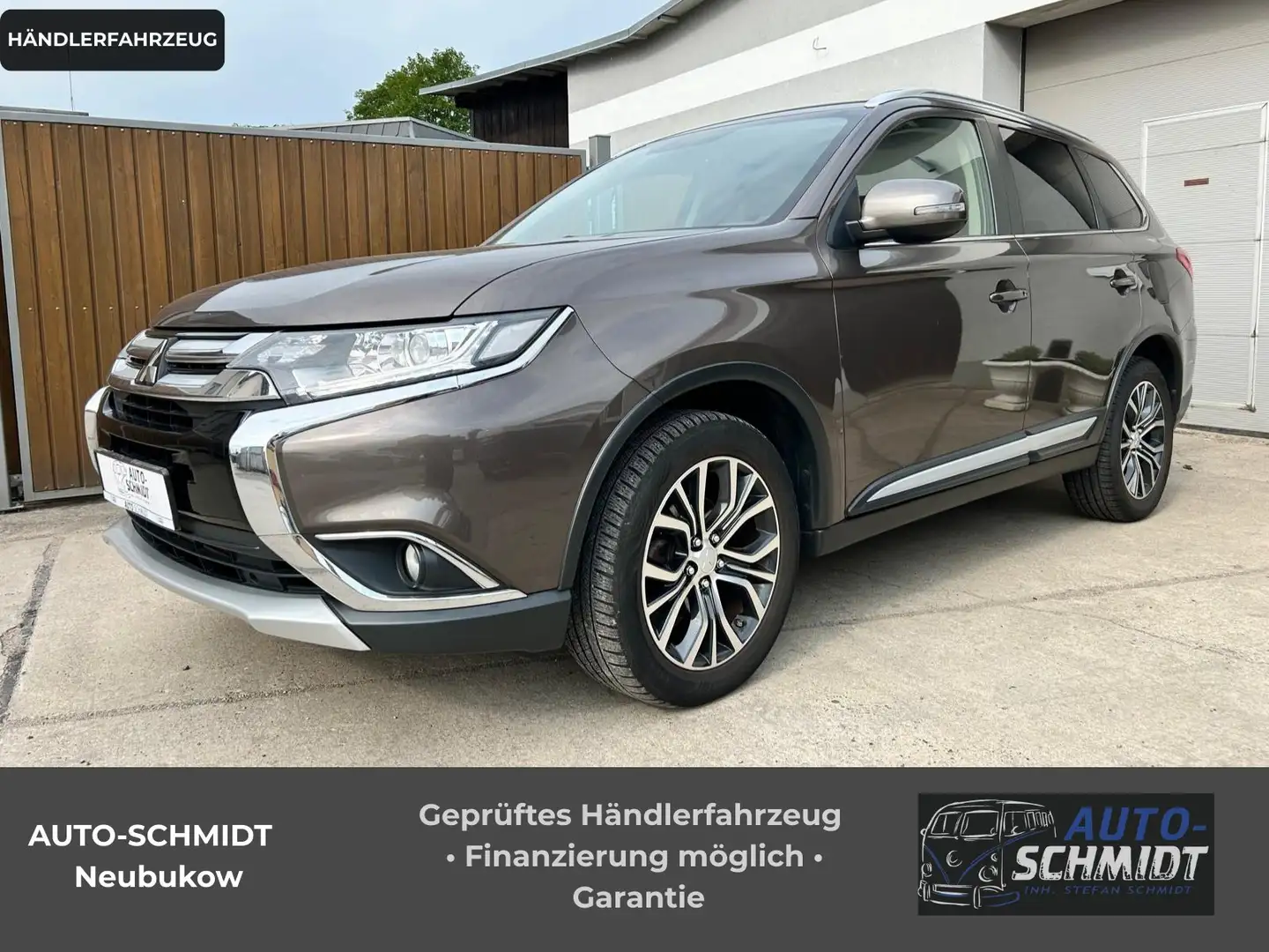 Mitsubishi Outlander Plus 2WD Braun - 1