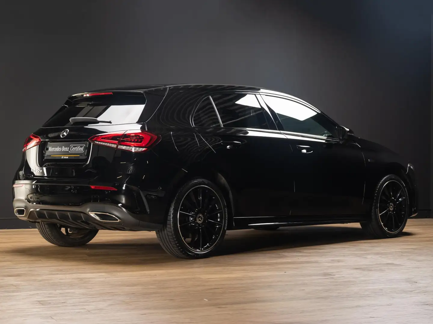 Mercedes-Benz A 250 Hatchback e Zwart - 2