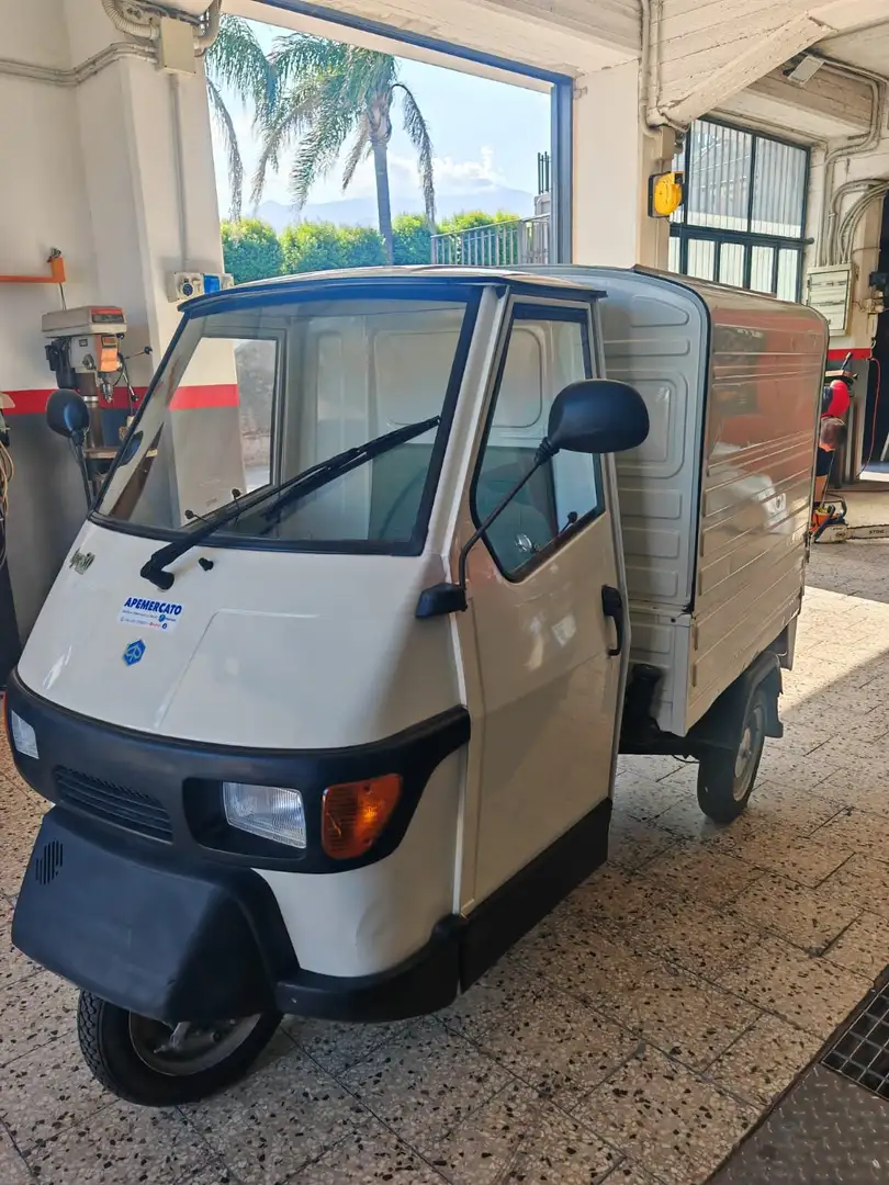 Piaggio Ape FURGONR Blanc - 2