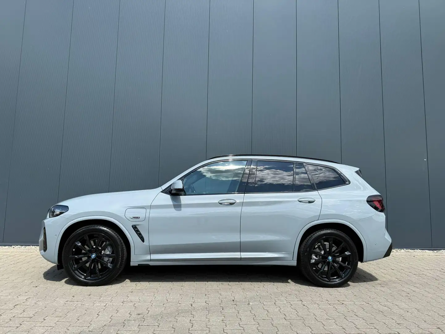 BMW X3 xDrive30e M-sport / 20 inch / HUD / Leder Gris - 2