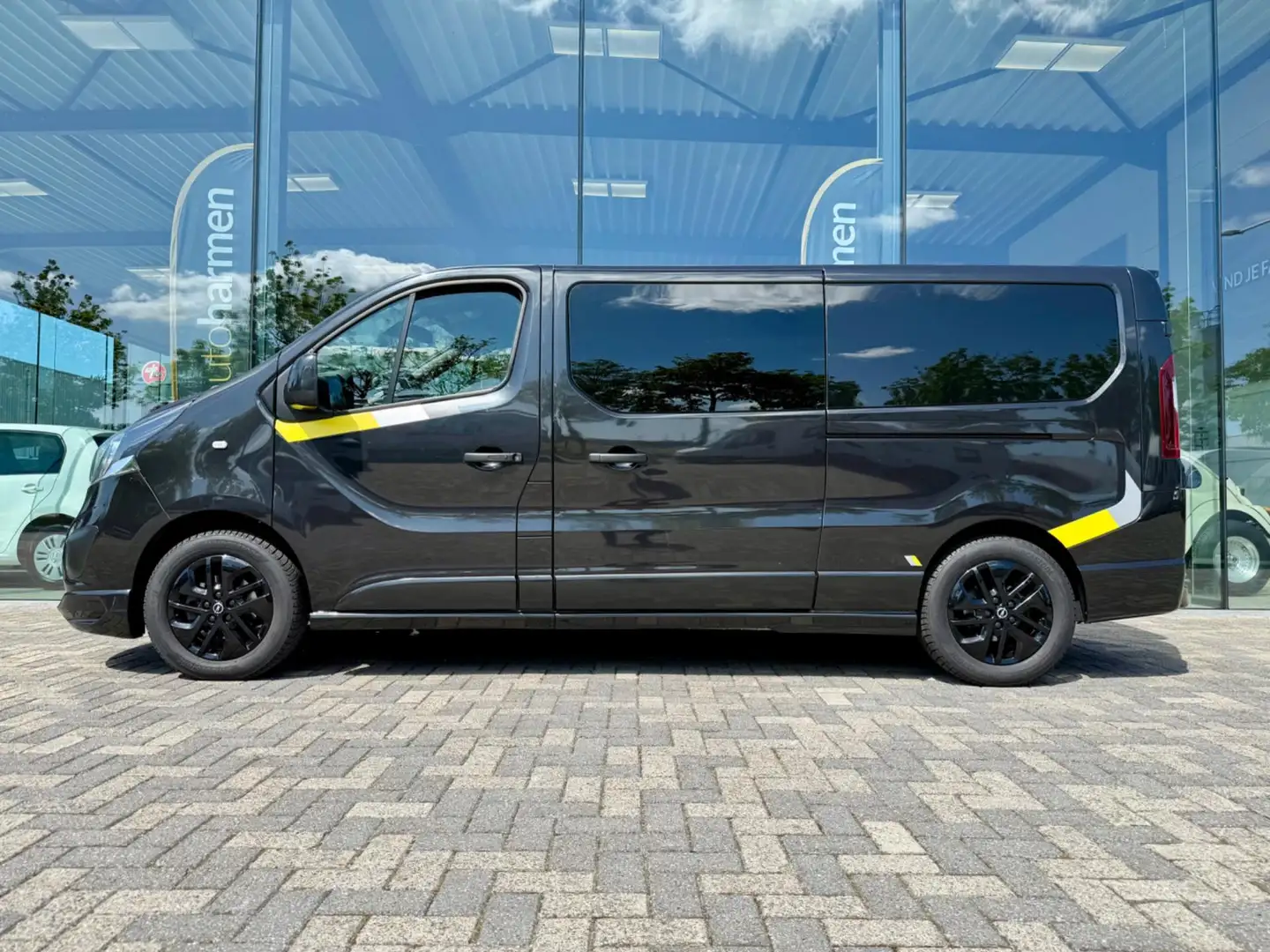 Opel Vivaro 1.6 CDTI IRMSCHER L2H1 DC, NAP, Dikste uitvoering! Zwart - 2