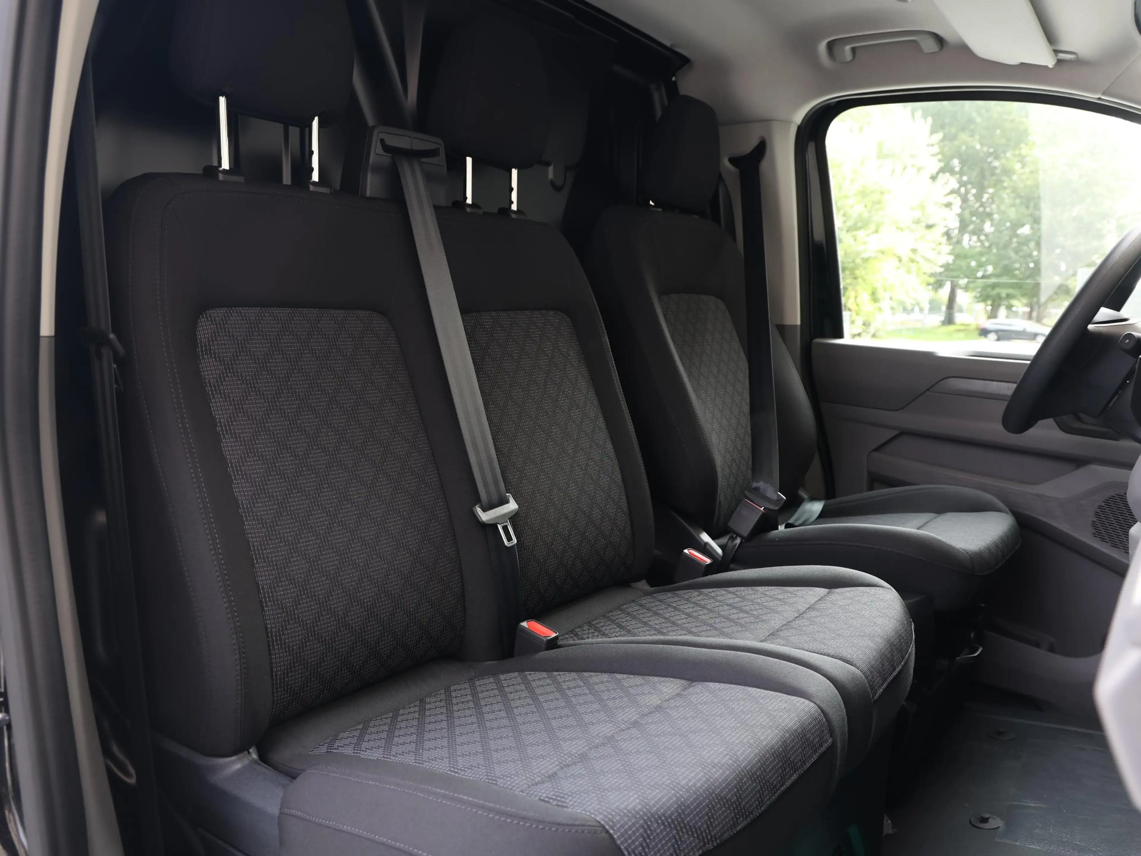Volkswagen Transporter e-Transporter L2 71 kWh 136PK | Navigatie via Appl — photo 8