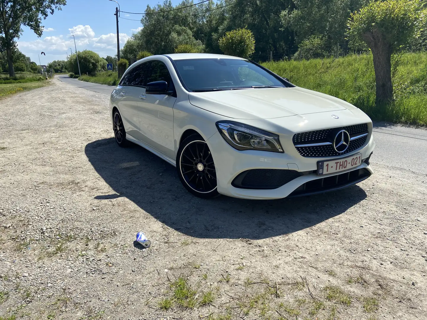 Mercedes-Benz CLA 180 Shooting Brake AMG Line - 2
