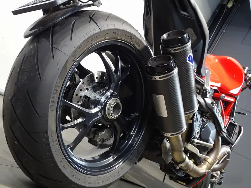 Ducati M 1200 R - foto 8