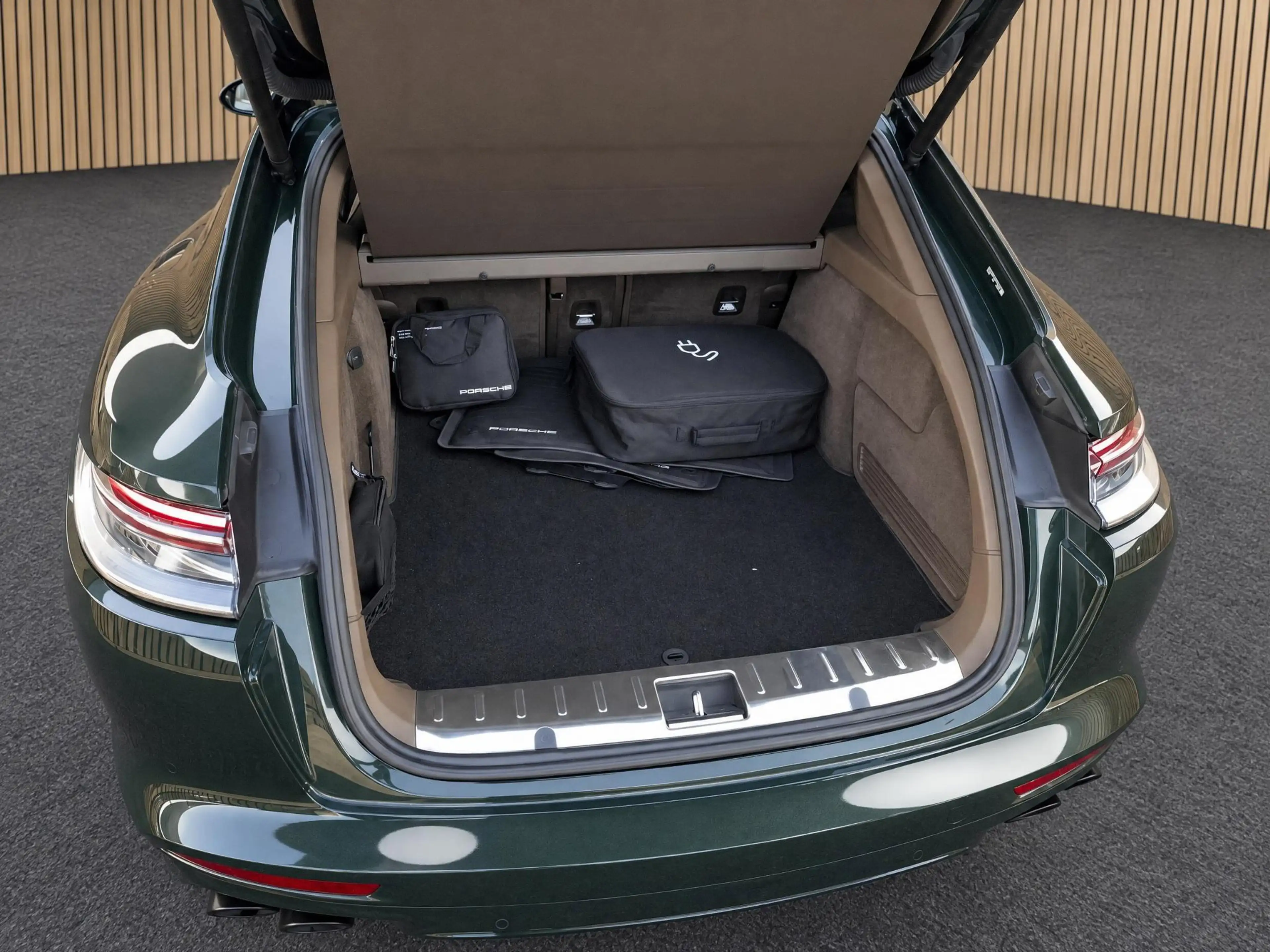 Porsche Panamera Sport Turismo 4.0 Turbo S E-Hybrid PTS |Keramisch — photo 27