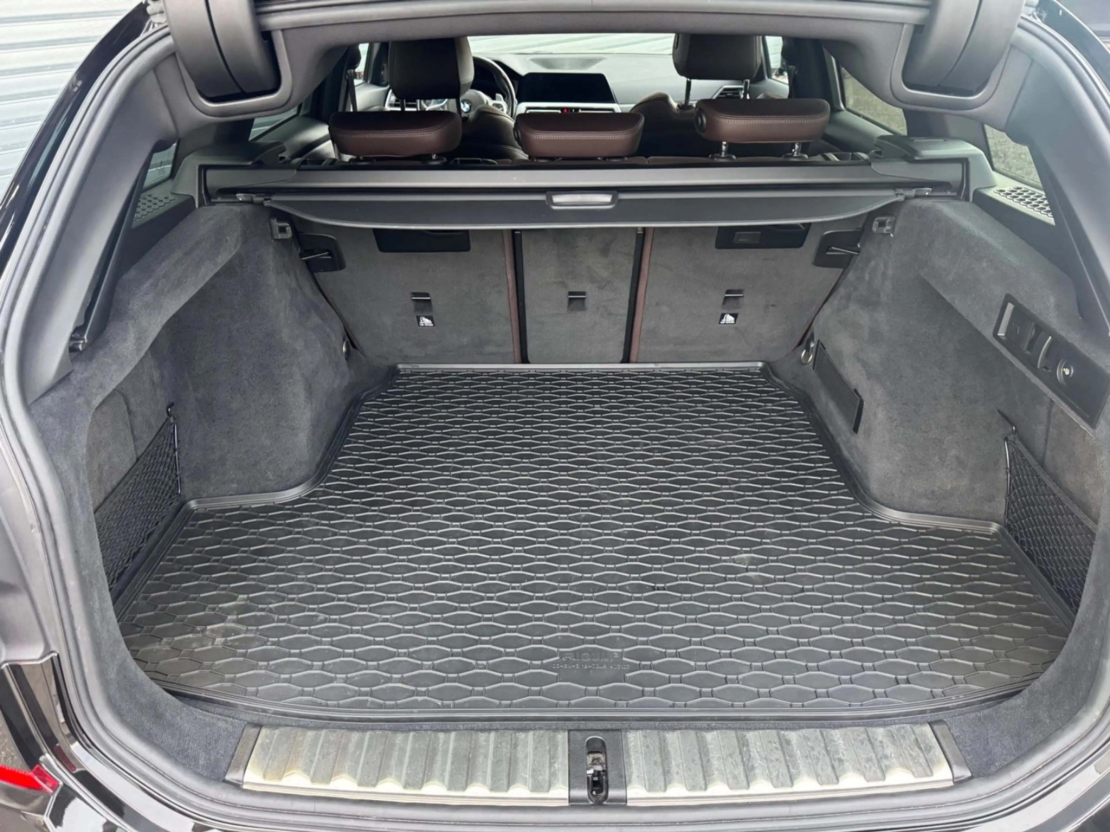 BMW 330 3 Touring 330 d xDrive M Sport — photo 14