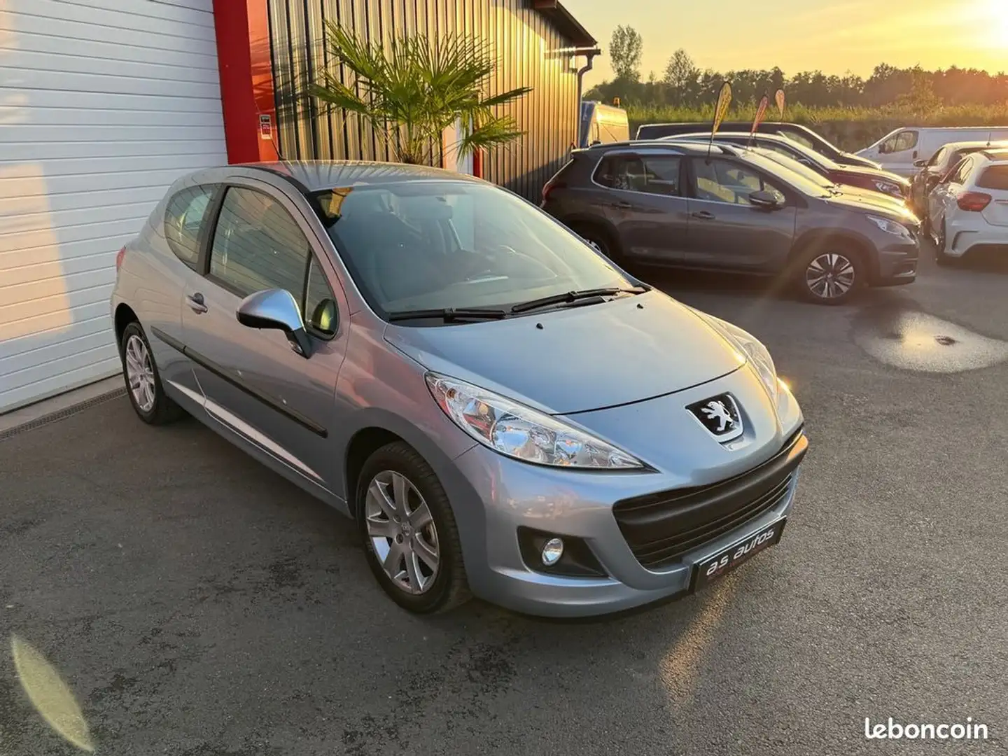 Peugeot 207 1.4 I 75 CV PHASE 2 DISTRIBUTION NEUF CLIM FERMETURE CENTRALISER Blauw - 2