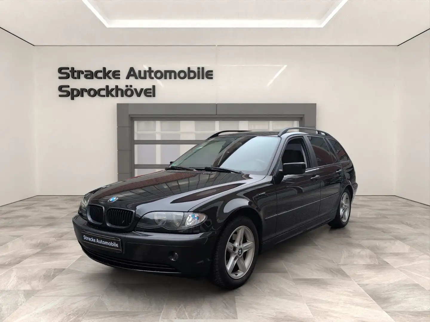 BMW 318 i Touring Face Lift AHK TÜV 03/2027 PDC Noir - 1