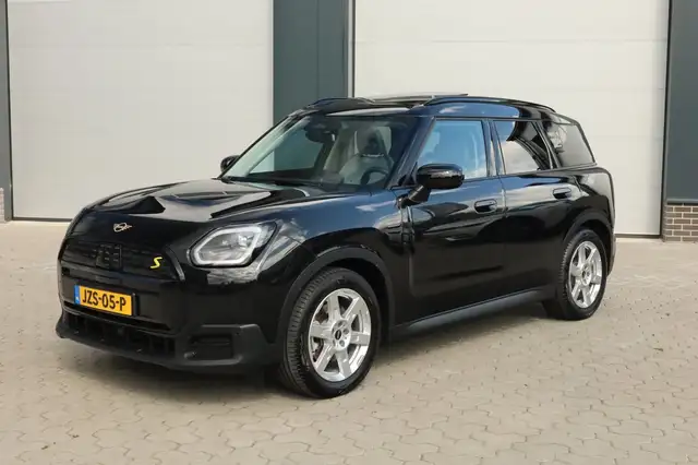 MINI Countryman SE All4 Favoured M 66.5 kWh Pano Keyless Trekhaak Head-Up