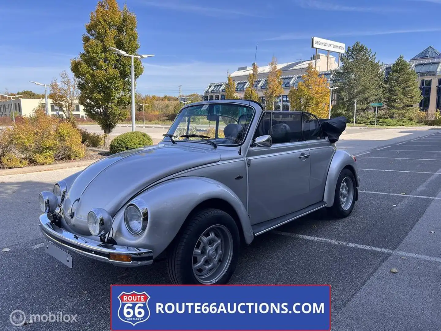 Volkswagen Beetle Cabriolet | 1975 | Route 66 Auctions Negru - 1