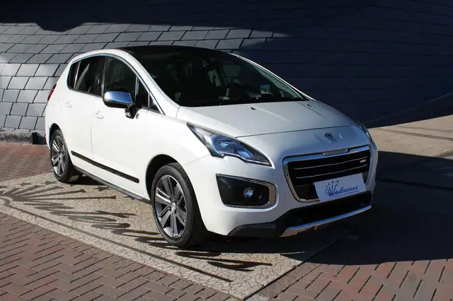 Peugeot 3008 HYbrid4 4x4-GANCIO-TETTO