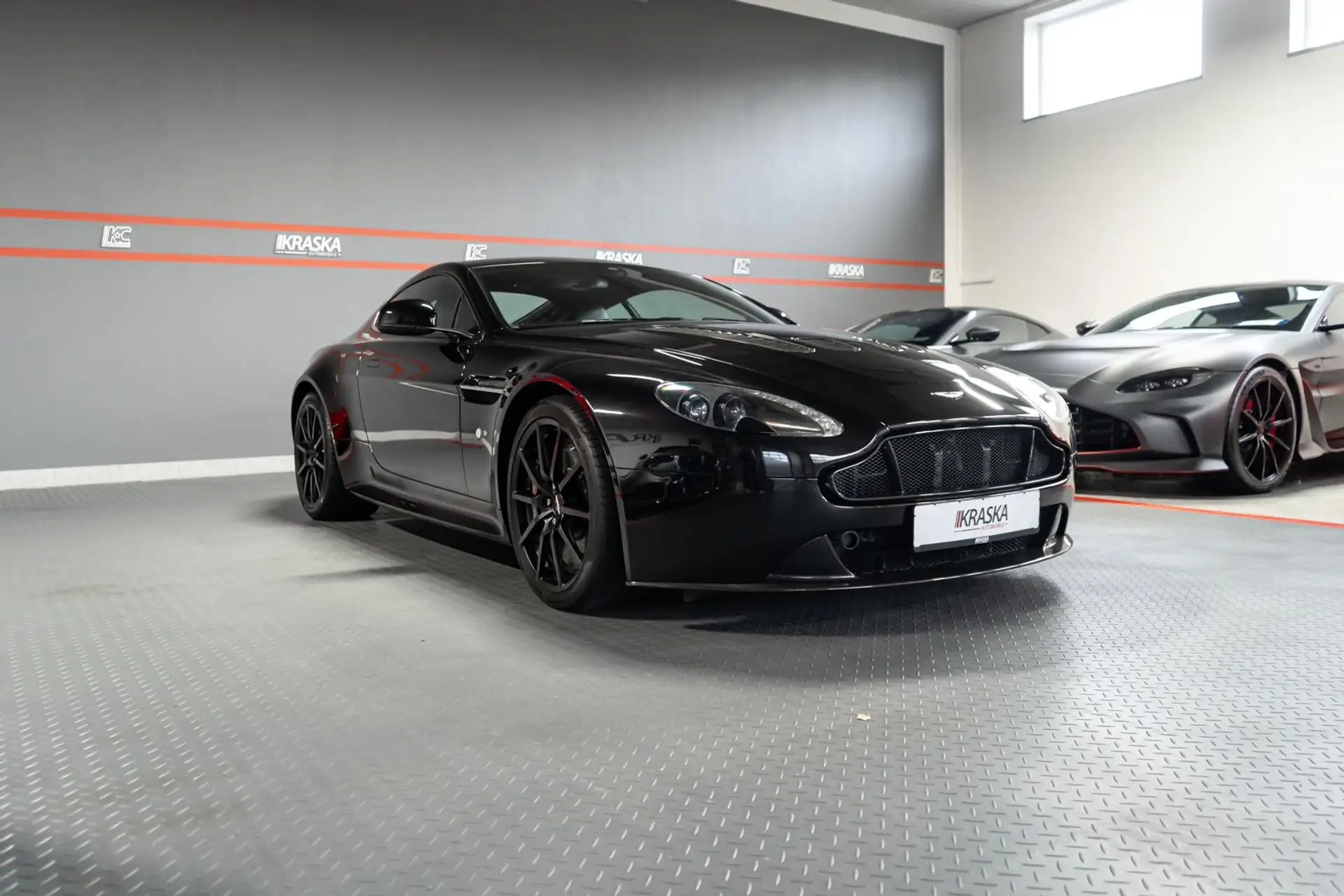 애스턴마틴 밴티지 V12 Vantage S 2015 검정 사진 8