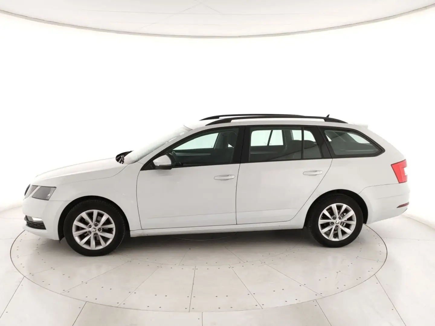 Skoda Octavia Wagon 1.6 tdi Executive 115cv Bianco - 2