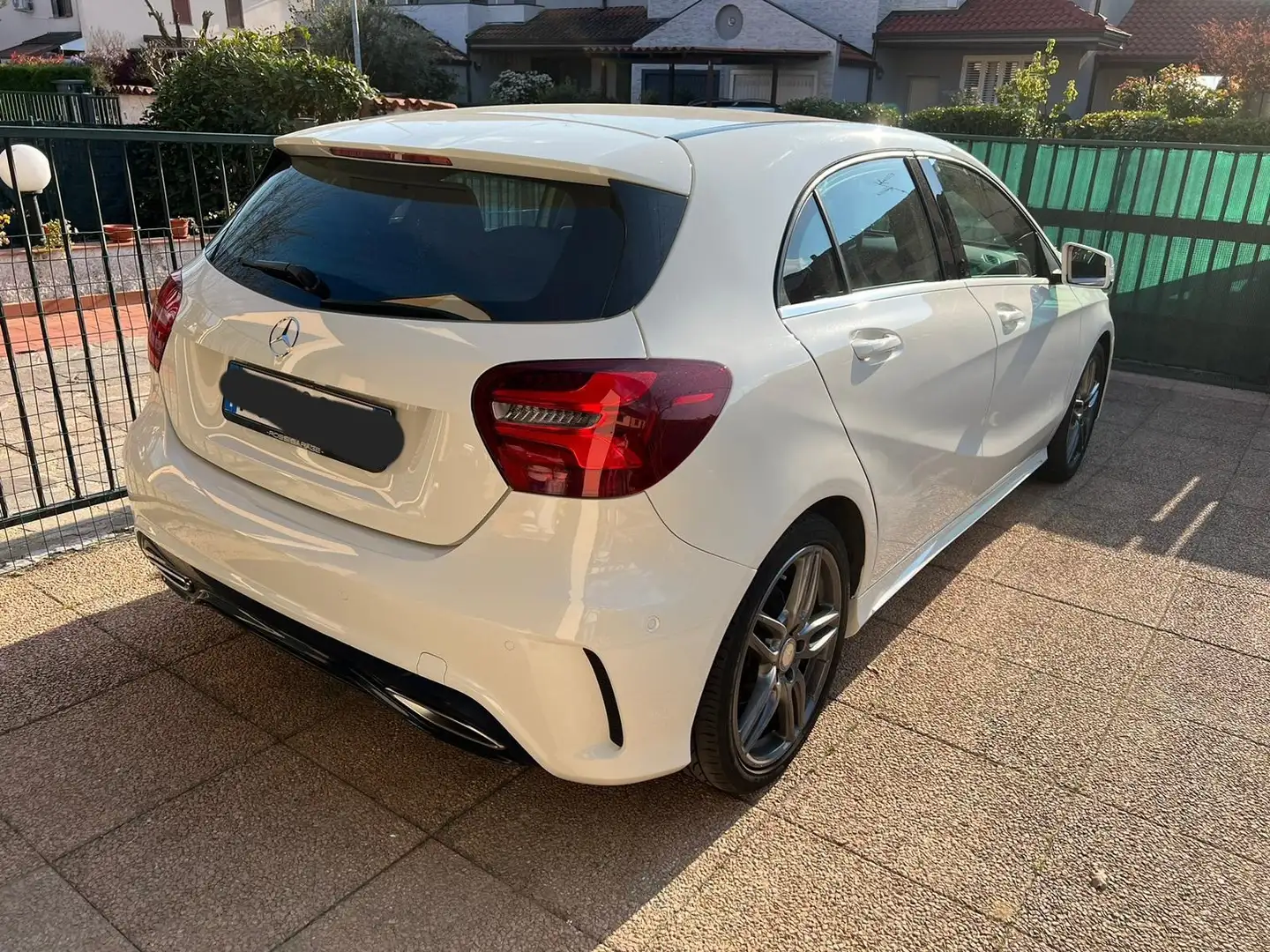 Mercedes-Benz A 180 Classe A - W176d Premium auto my16 Bianco - 2