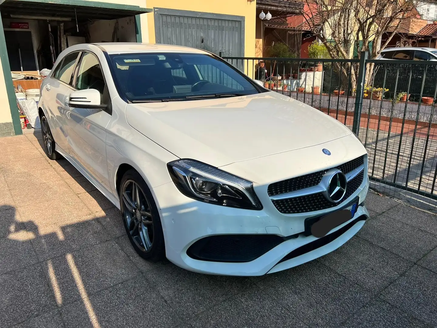 Mercedes-Benz A 180 Classe A - W176d Premium auto my16 Bianco - 1