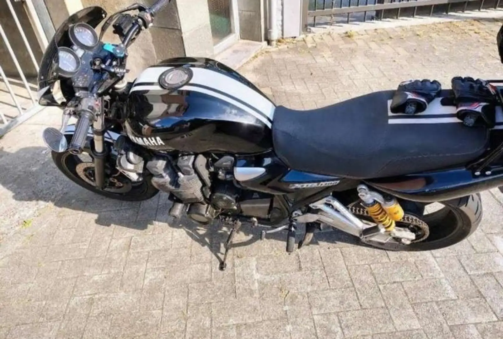 Yamaha XJR 1300 Noir - 2